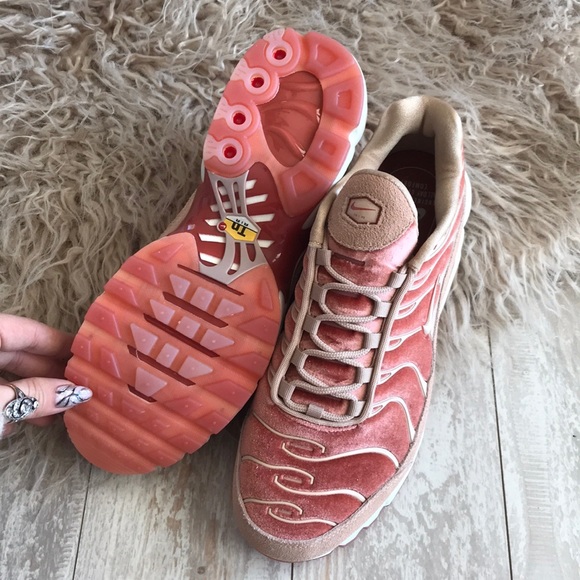 NWT Nike Air Max Plus LX velvet - Picture 8 of 8